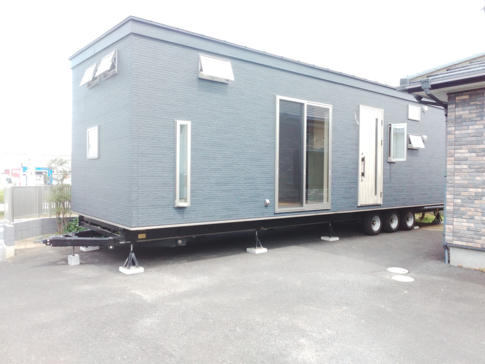 K様 住居 特殊車両型フルサイズトレーラーハウス 3.4M×11M | 住宅会社 